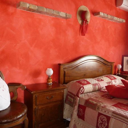 Agriturismo San Martino Castiglione Tinella Luaran gambar
