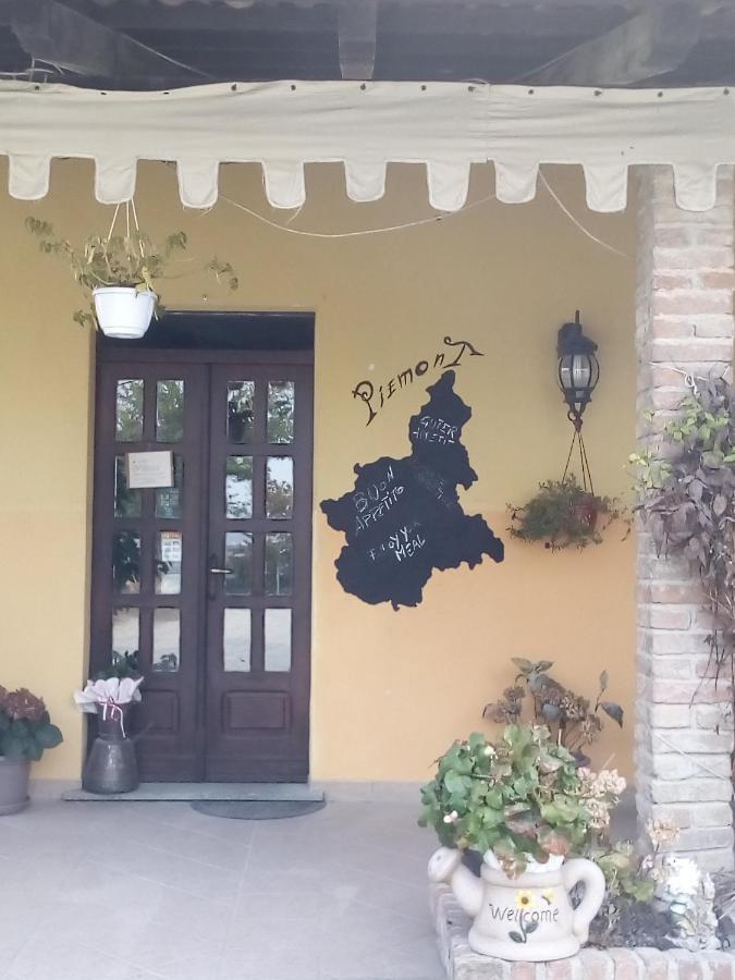 Agriturismo San Martino Castiglione Tinella Luaran gambar