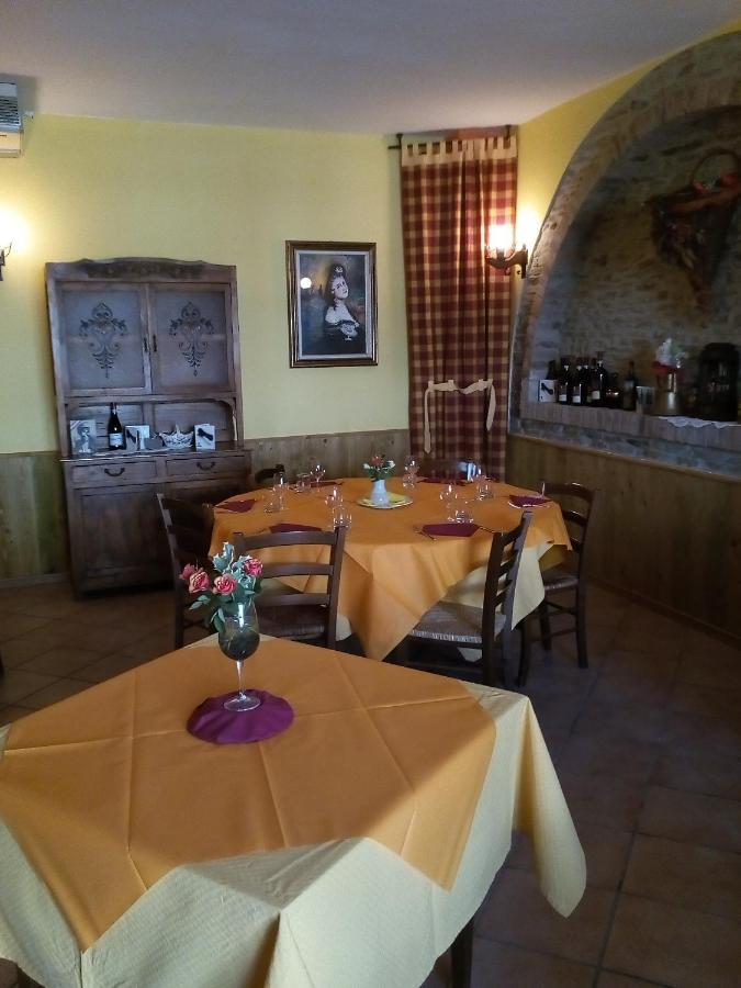 Agriturismo San Martino Castiglione Tinella Luaran gambar