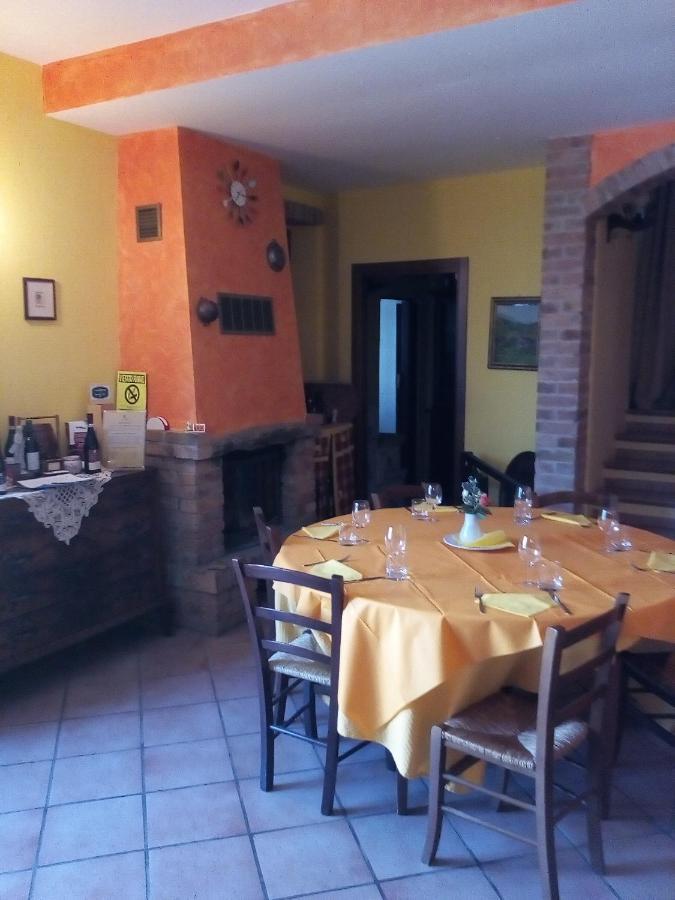 Agriturismo San Martino Castiglione Tinella Luaran gambar