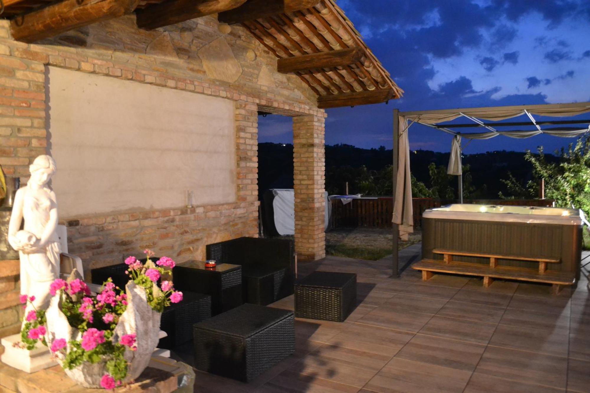 Agriturismo San Martino Castiglione Tinella Luaran gambar