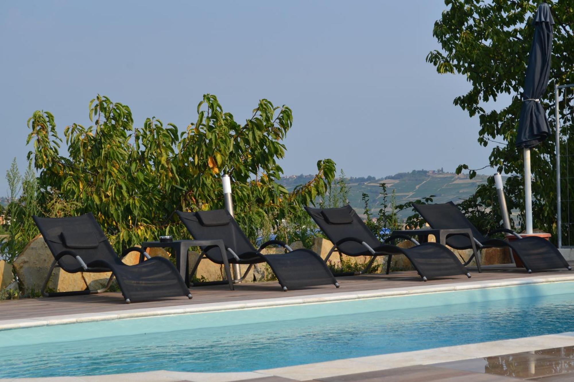Agriturismo San Martino Castiglione Tinella Luaran gambar
