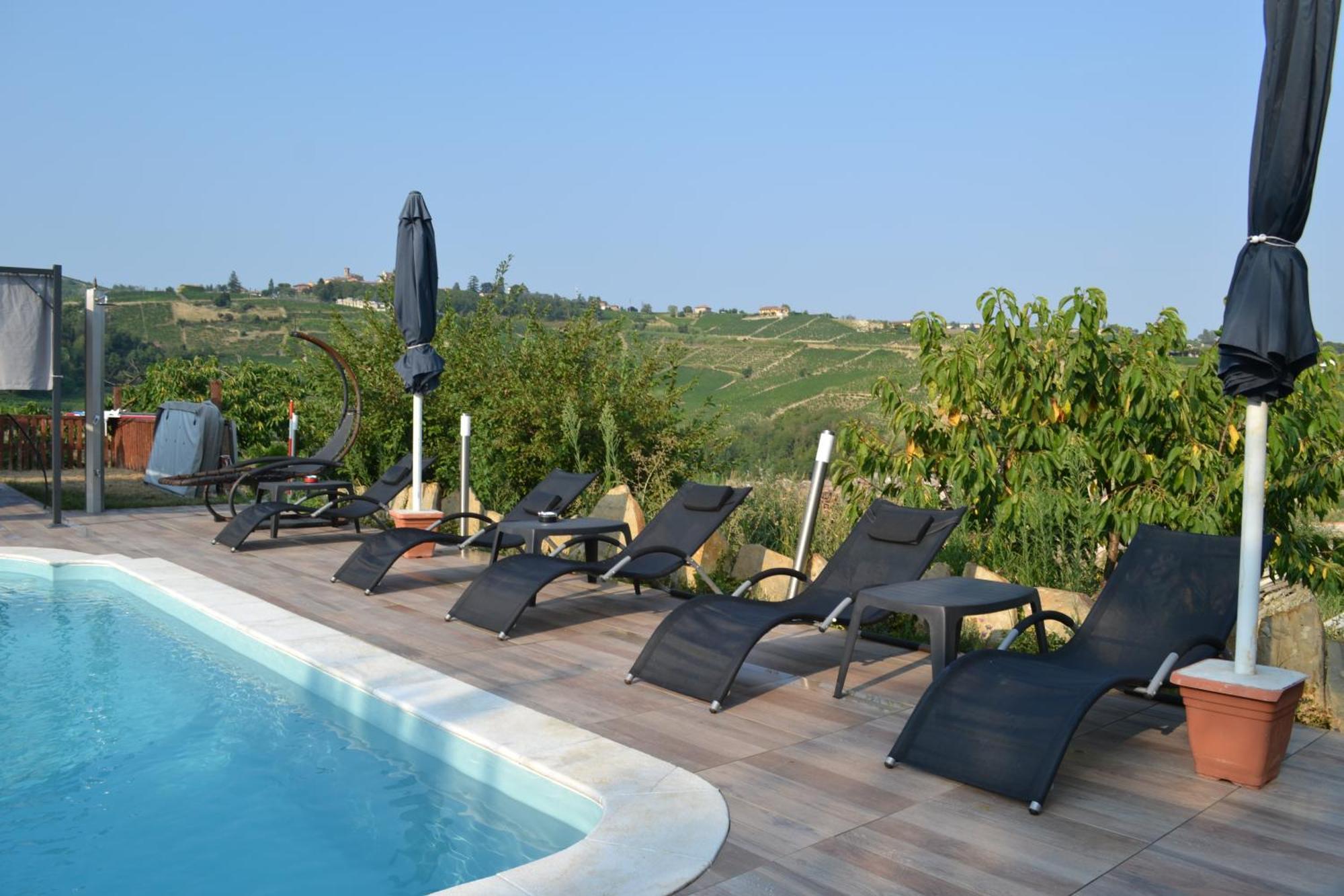 Agriturismo San Martino Castiglione Tinella Luaran gambar